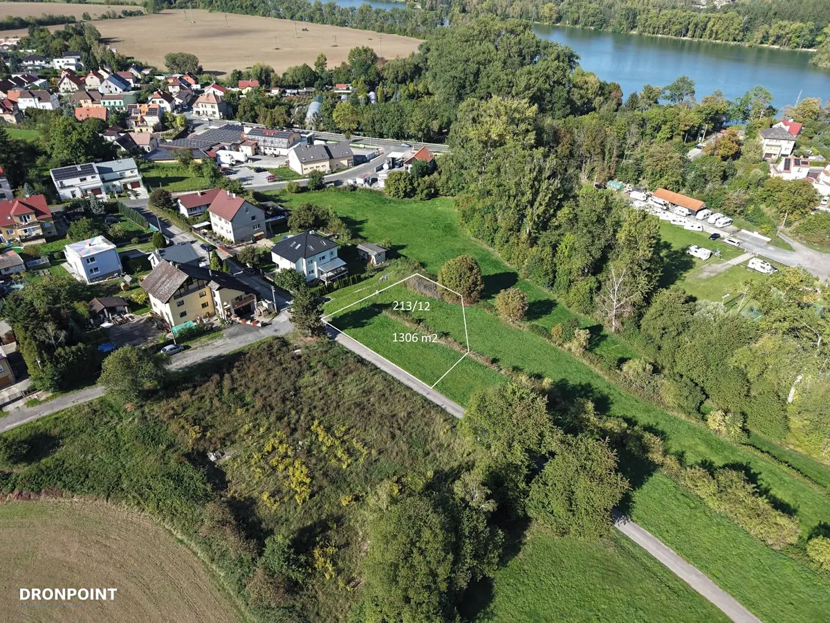 Prodej stavebního pozemku 1306 m²